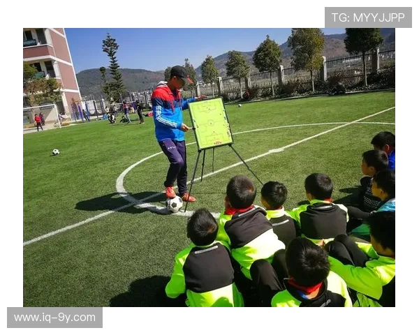 微笑裁判员在足球比赛中的重要作用与体育精神传播分析