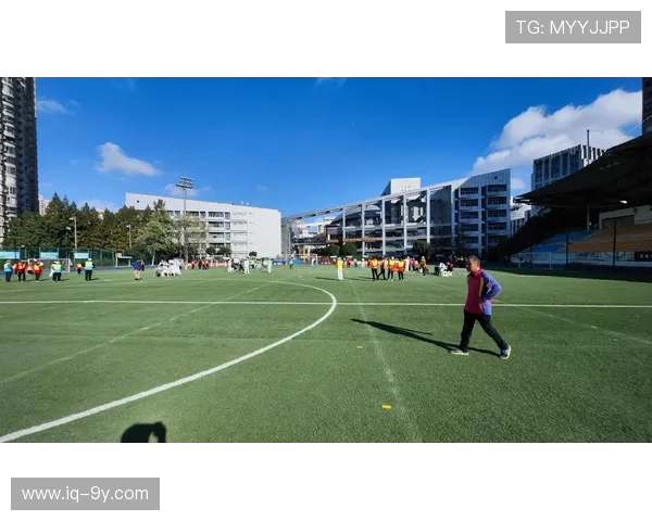 聚焦王晶绿茵奔跑瞬间展现意外运动魅力与轻松幽默氛围全场风采画面
